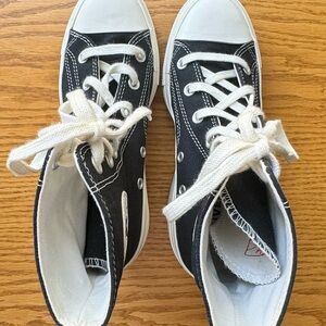 Converse Chunky Heeled sneaker